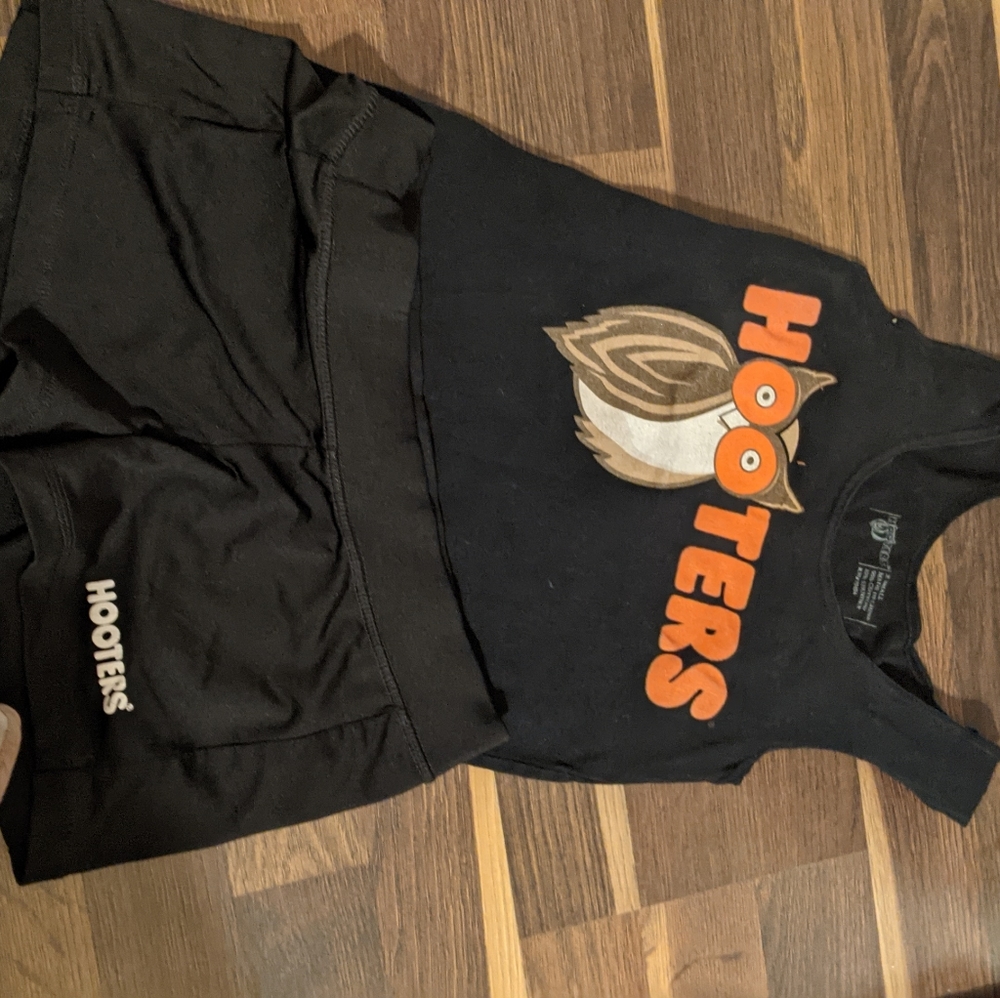 Hooter uniform